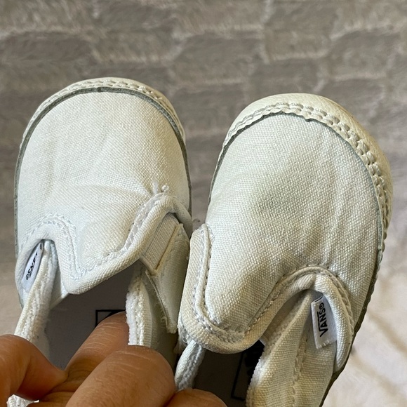 Vans Baby Slip-On V Crib Shoe - Picture 3 of 5